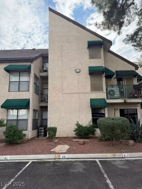 530 Elm Dr #205, Las Vegas, NV 89169