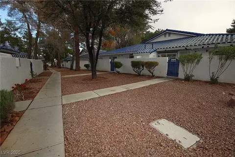 2112 Willowbury Dr #B, Las Vegas, NV 89108