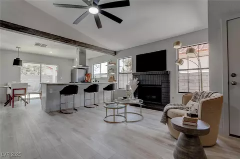 657 Thousand Oaks Dr, Las Vegas, NV 89123