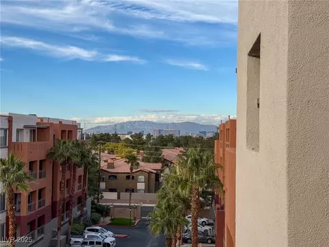 47 E Agate Ave #509, Las Vegas, NV 89123