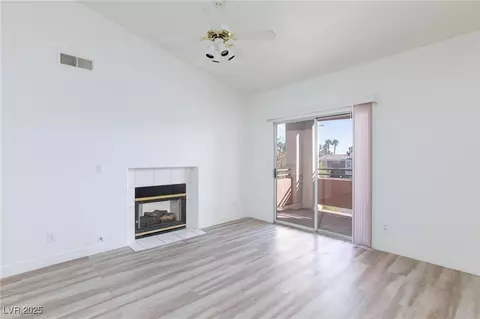 7701 Himalayas Ave #204, Las Vegas, NV 89128