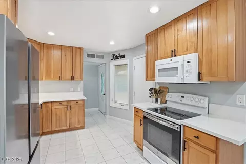 5604 Reiter Ave, Las Vegas, NV 89108