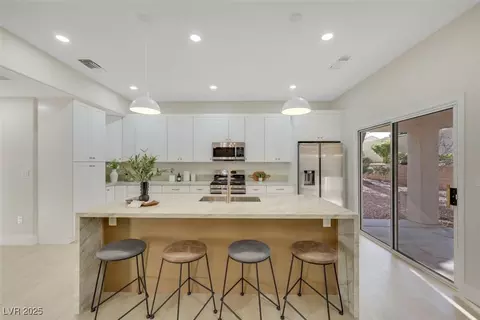 2441 Banora Point Dr, Las Vegas, NV 89134