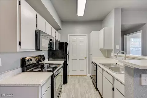 231 W Horizon Ridge Pkwy #2117, Henderson, NV 89012