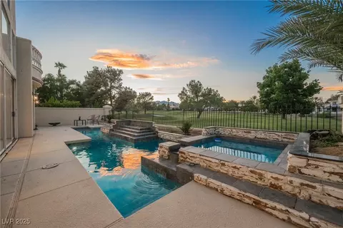 8330 Carmel Ridge Ct, Las Vegas, NV 89113