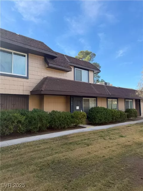 6120 Meadowhaven Ln, Las Vegas, NV 89103