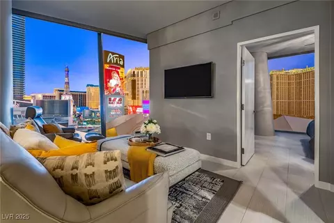 3722 Las Vegas Blvd #706, Las Vegas, NV 89158