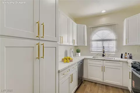 1423 Santa Margarita St #D, Las Vegas, NV 89146