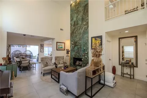 2649 Golden Sands Dr, Las Vegas, NV 89128