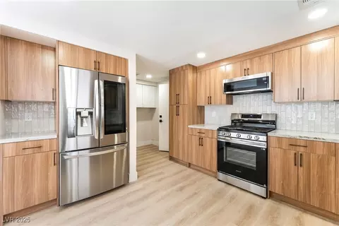 2432 Ginger Lily Ln, Las Vegas, NV 89134
