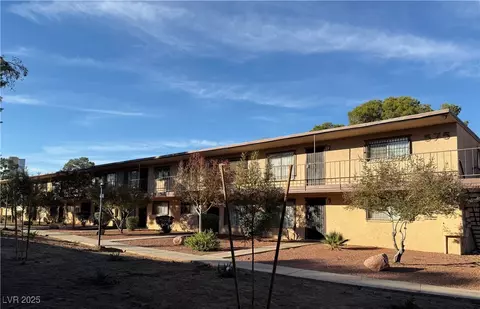 575 S Royal Crest Cir #26, Las Vegas, NV 89169