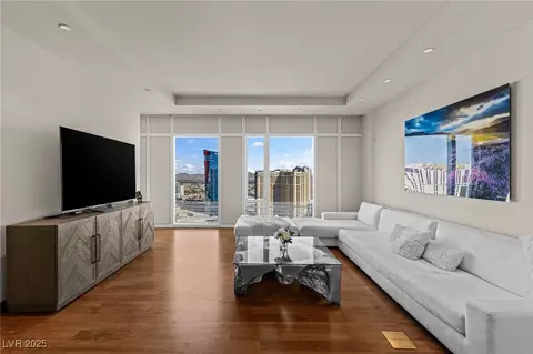 3750 Las Vegas Blvd #2808, Las Vegas, NV 89158