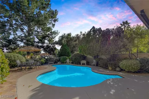 3012 Bel Air Dr, Las Vegas, NV 89109