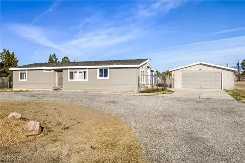 1700 E Heritage Dr, Pahrump, NV 89048
