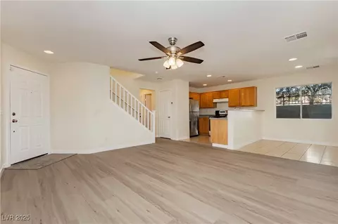 1072 Valetta Flat Ave, Las Vegas, NV 89183