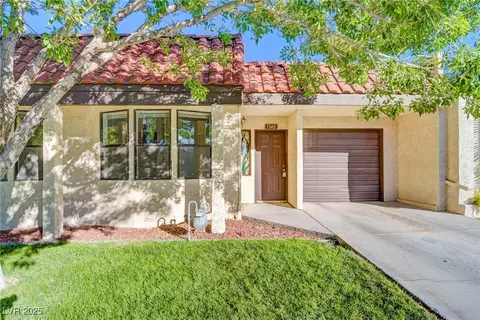 5540 Hobble Creek Dr, Las Vegas, NV 89120