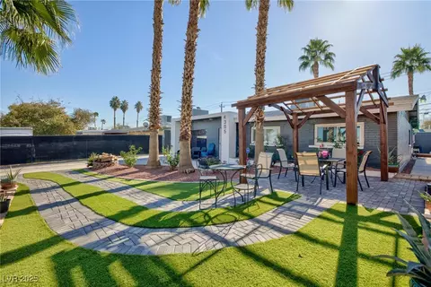 4305 Vegas Valley Dr, Las Vegas, NV 89121