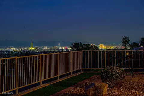 10712 Button Willow Dr, Las Vegas, NV 89134