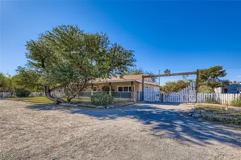 1233 Comstock Dr, Las Vegas, NV 89106