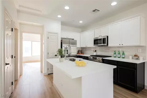 9741 Darlington Ct, Las Vegas, NV 89149