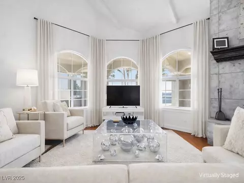 2110 Americas Cup Cir, Las Vegas, NV 89117