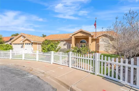 396 E Country Club Dr, Henderson, NV 89015