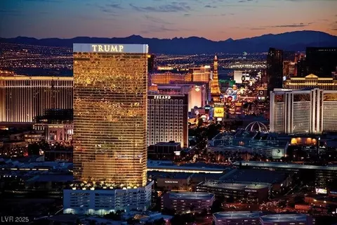 2000 N Fashion Show Dr #1623, Las Vegas, NV 89109