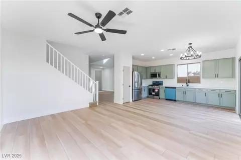 8421 Cheerful Brook Ave, Las Vegas, NV 89143