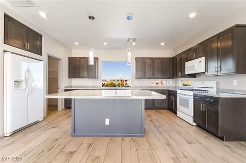 8032 Carpenter Creek Ave, Las Vegas, NV 89113