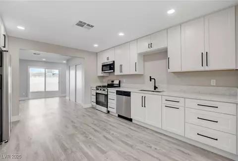 235 Winona Dr, Henderson, NV 89015