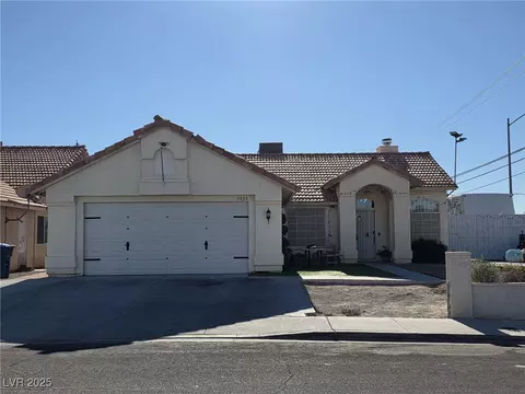 5925 Waveland Dr, Las Vegas, NV 89130