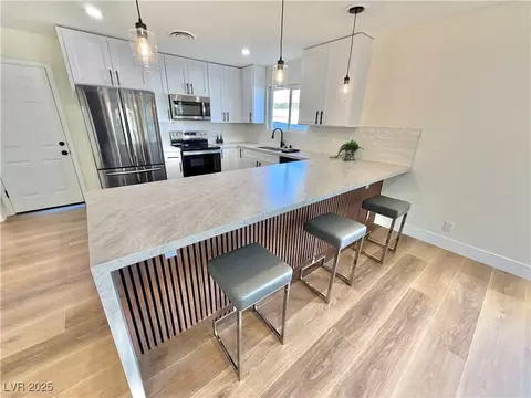 1505 Flag Cir, Las Vegas, NV 89102