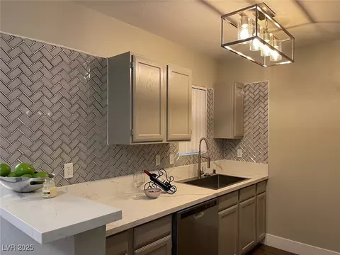 6650 W Warm Springs Rd #2158, Las Vegas, NV 89118