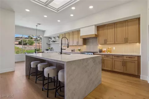 2386 Hardin Ridge Dr, Henderson, NV 89052