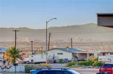276 Aztec Ln, Henderson, NV 89015