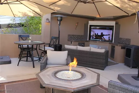8175 Arville St #212, Las Vegas, NV 89139