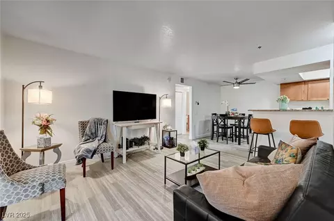 4200 S Valley View Blvd #2097, Las Vegas, NV 89103
