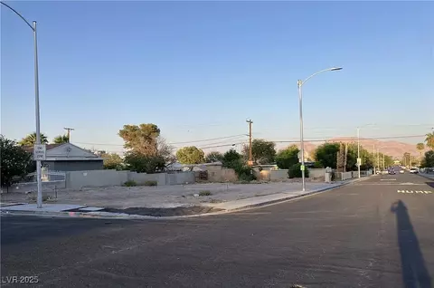 200 N 18th St, Las Vegas, NV 89101