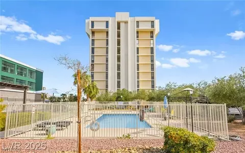 3930 University Center Dr #402, Las Vegas, NV 89119