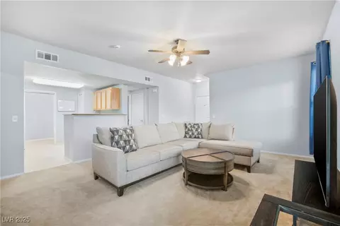 10001 Peace Way #1264, Las Vegas, NV 89147