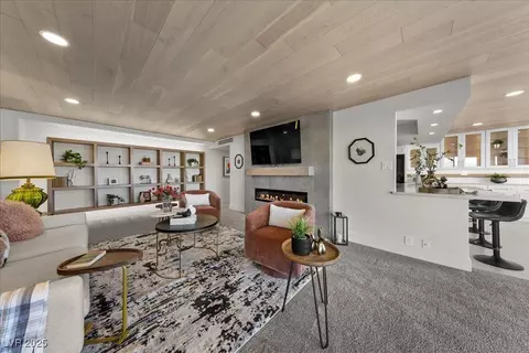 3111 Bel Air Dr #19D, Las Vegas, NV 89109