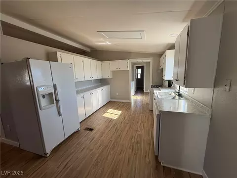 237 E Fairview Ln, Ely, NV 89301 photo 9