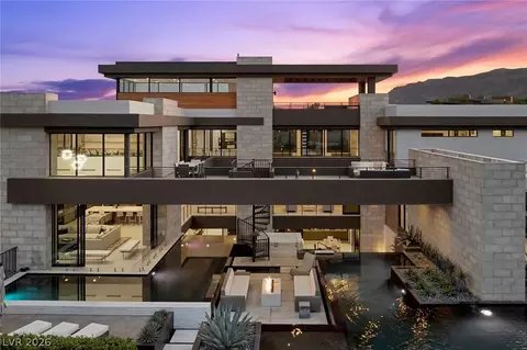 4 Soaring Bird Ct, Las Vegas, NV 89135