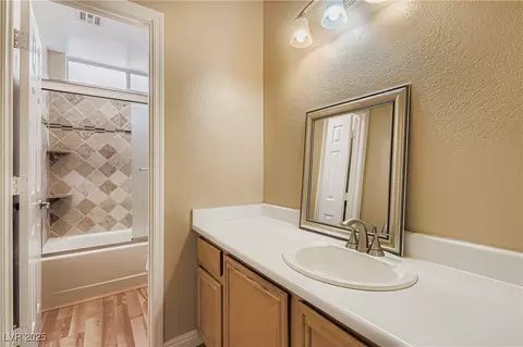 Bath - 908 Dodee Ct, Henderson, NV 89015 photo 2 of 2