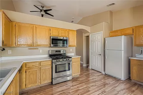 Kitchen - 908 Dodee Ct, Henderson, NV 89015 photo 2 of 2