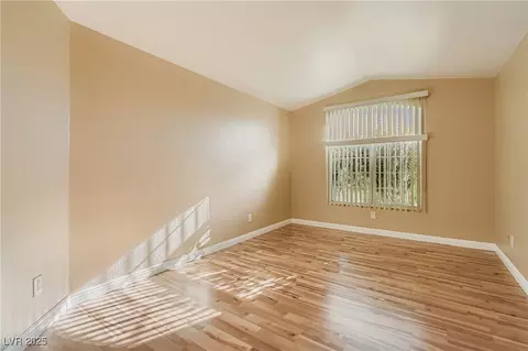 Living - 908 Dodee Ct, Henderson, NV 89015 photo 6 of 6