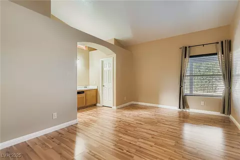 Living - 908 Dodee Ct, Henderson, NV 89015 photo 5 of 6