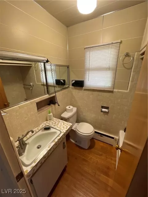 Bath - 736 Avenue G, Ely, NV 89301 photo 1 of 5