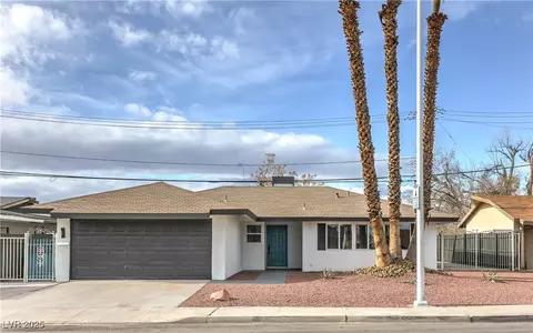 109 Hyacinth Ln, Las Vegas, NV 89107