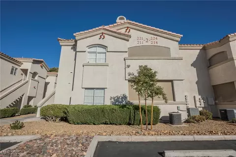 6480 Annie Oakley Dr #211, Las Vegas, NV 89120